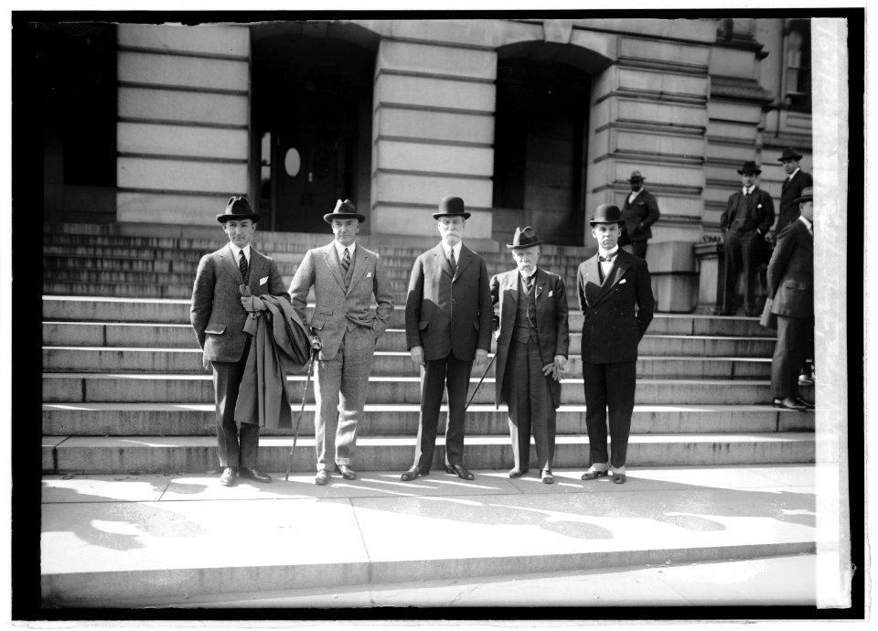 Deering, Fletch, Hughes, Adel, Bliss, 10-13-21 LCCN2016845712