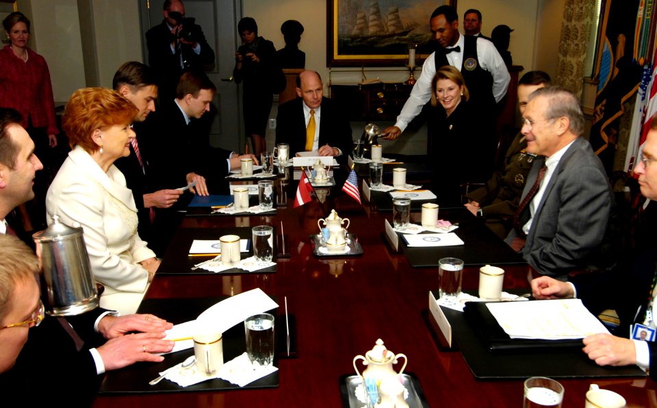 Defense.gov News Photo 060301-N-0696M-016