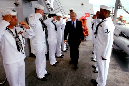 Defense.gov News Photo 060604-N-0696M-395