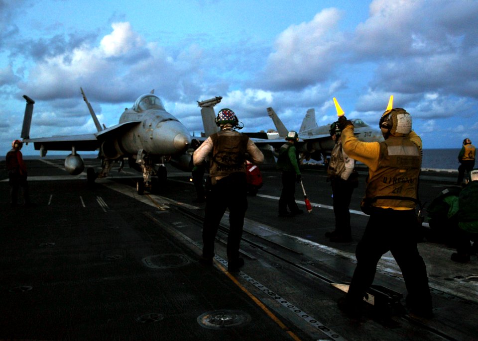 Defense.gov News Photo 080906-N-7981E-602