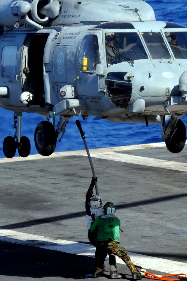 Defense.gov News Photo 100715-N-7605J-172 - U.S. Navy sailors attach a cargo pendant to an HH-60H Seahawk helicopter assigned to Helicopter Anti-Submarine Squadron 4 during a vertical
