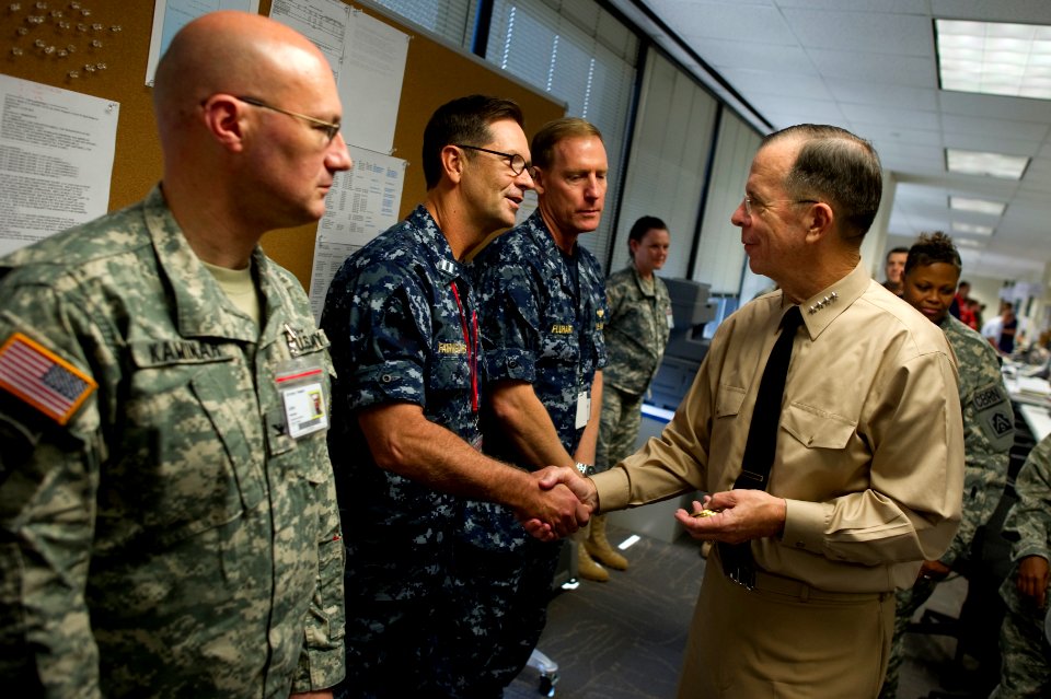 Defense.gov News Photo 100802-N-0696M-118 - Chairman of the Joint Chiefs of Staff Adm. Mike Mullen U.S. Navy greets sailors assigned to the Deepwater Horizon Unified Command Center in New