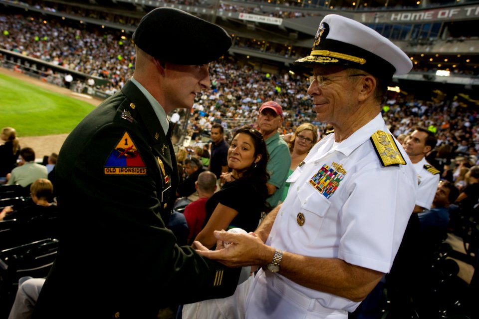 Defense.gov News Photo 100825-N-0696M-539 - Chairman of the Joint Chiefs of Staff Adm. Mike Mullen U.S. Navy greets U.S. Army Capt. Scott Leifker during the Chicago White Sox versus the