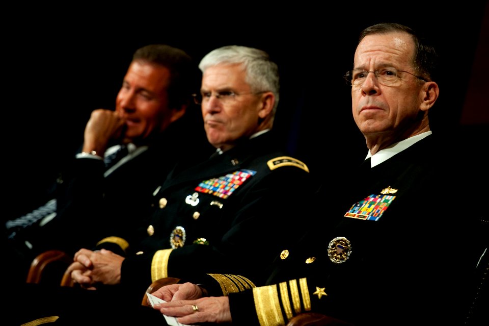 Defense.gov News Photo 101028-N-0696M-057 - Chairman of the Joint Chiefs of Staff Adm. Mike Mullen Army Chief of Staff Gen. George Casey Jr. and Co-president of Home Box Office Richard Plepler