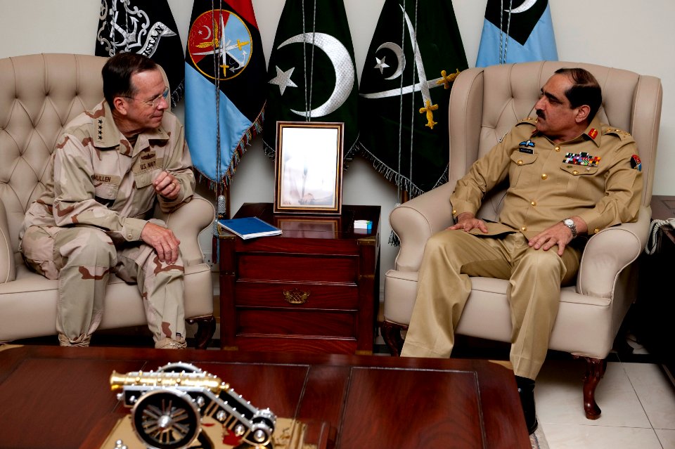 Defense.gov News Photo 110420-N-TT977-058 - Chairman of the Joint Chiefs of Staff Adm. Mike Mullen U.S. Navy meets with Pakistani Gen. Khalid Shameem Wynne chairman of th e Joint Chiefs of