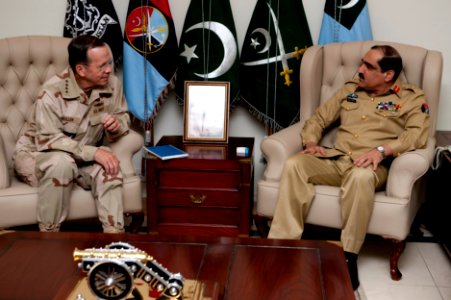 Defense.gov News Photo 110420-N-TT977-058 - Chairman of the Joint Chiefs of Staff Adm. Mike Mullen U.S. Navy meets with Pakistani Gen. Khalid Shameem Wynne chairman of th e Joint Chiefs of