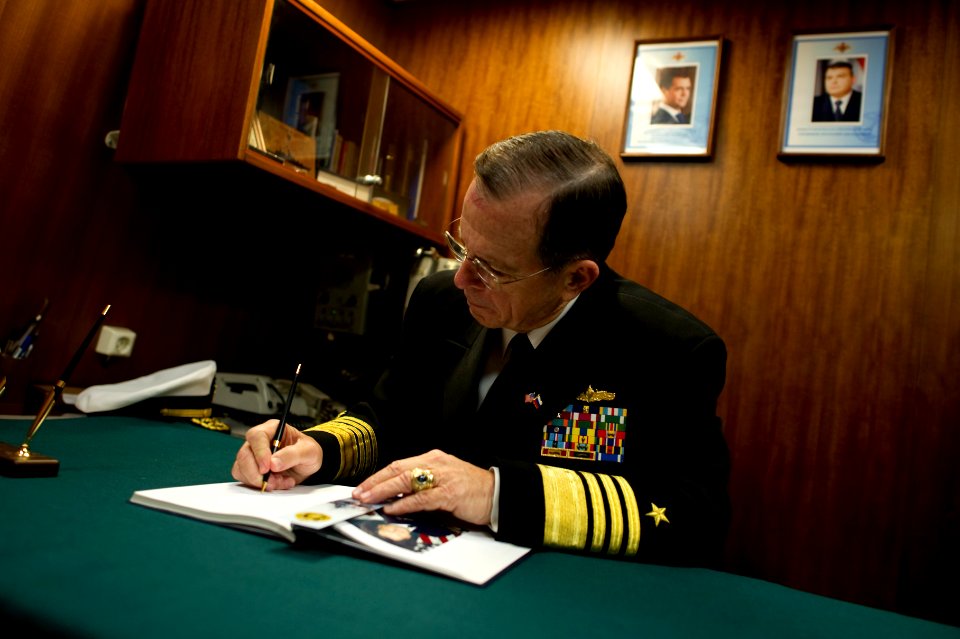 Defense.gov News Photo 110507-N-TT977-280 - Chairman of the Joint Chiefs of Staff Adm. Mike Mullen U.S. Navy signs a guestbook onboard the Russian corvette Steregushchiy in Petersburg