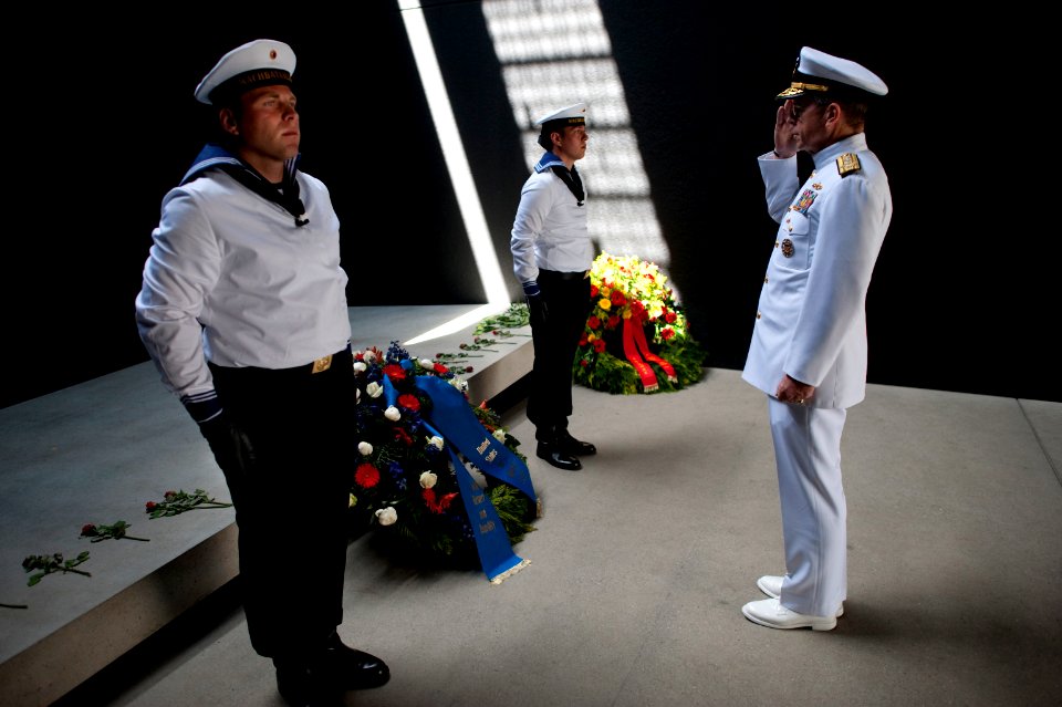 Defense.gov News Photo 110609-N-TT977-146 - Chairman of the Joint Chiefs of Staff Adm. Mike Mullen lays a wreath at the Bundeswehr Memorial in Berlin Germany on June 9 2011. The memorial