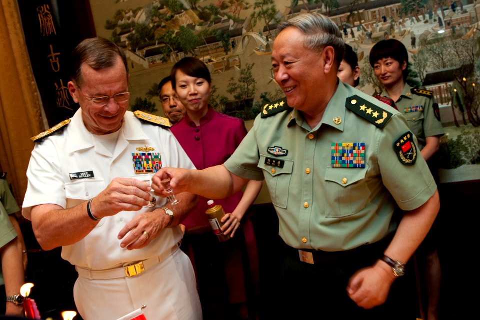 Defense.gov News Photo 110710-N-TT977-399 - Chairman of the Joint Chiefs of Staff Adm. Mike Mullen and Chief of the Peoples Liberation Army s General Staff Gen. Chen Bingde toast during