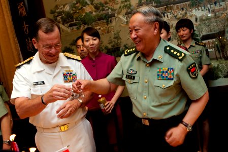 Defense.gov News Photo 110710-N-TT977-399 - Chairman of the Joint Chiefs of Staff Adm. Mike Mullen and Chief of the Peoples Liberation Army s General Staff Gen. Chen Bingde toast during