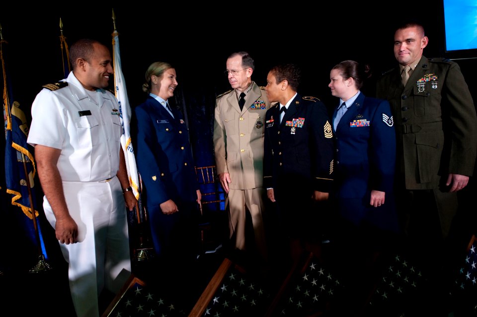 Defense.gov News Photo 110721-N-TT977-111 - Chairman of the Joint Chiefs of Staff Adm. Mike Mullen greets the 2011 Military Times Service Members of the Year U.S. Navy Lt. Cmdr. Michael D