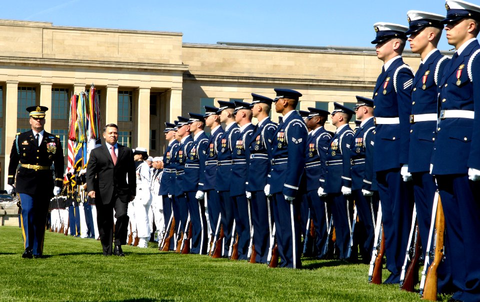 Defense.gov photo essay 090424-N-2855B-084