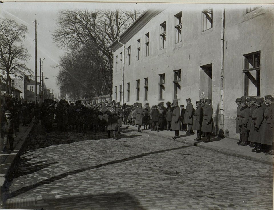 Defilierung der Jäger in Brody vor Exllz.Fmlt.v.Boog. (BildID 15447361)