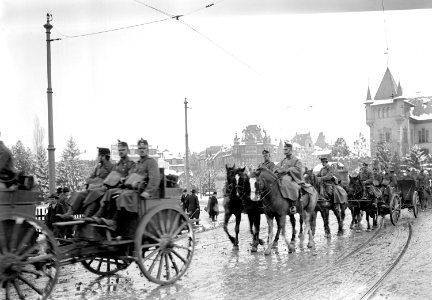 Defilee eines Regiments durch die Strassen Berns - CH-BAR - 3238147