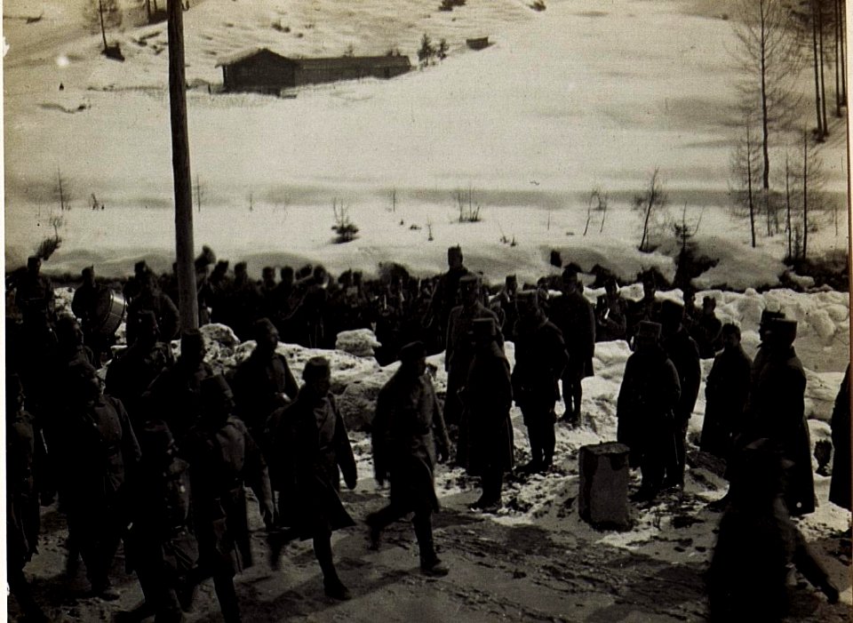 Defilierung zwischen Vigo und Moena, bei Vigo di Fassa. Bosnisches Infanteterieregiment 2. (BildID 15584137)
