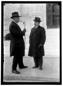 DEFREES, JOSEPH HOLTON, OF CHICAGO, VICE PRESIDENT OF CHAMBER OF COMMERCE OF U.S. LEFT, WITH F.A. SEILBERLING LCCN2016867039