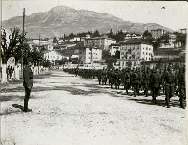 Defilierung des 4.Tiroler Kaiserjäger-Regiments vor Exzellenz Feldmarschall Conrad Frh. v. Hötzendorf, Piazza d'Armi in Trient (BildID 15624422)