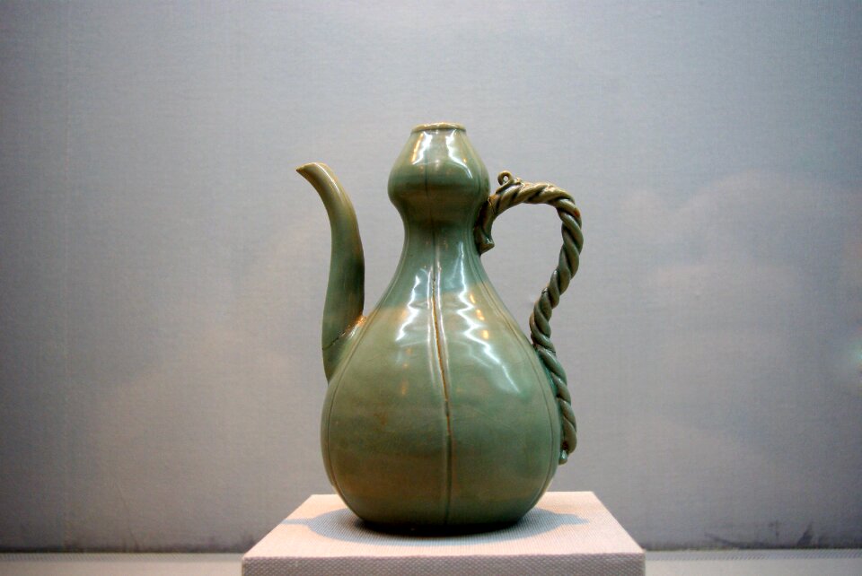 Ware feature traditional