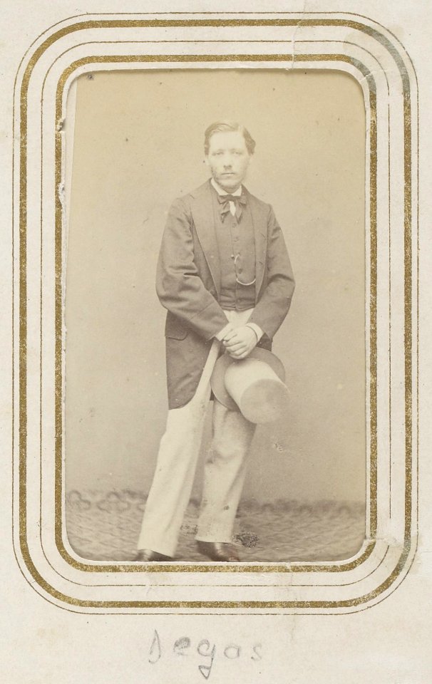 Degas, Edgar, par Carjat, album Manet, BNF Gallica