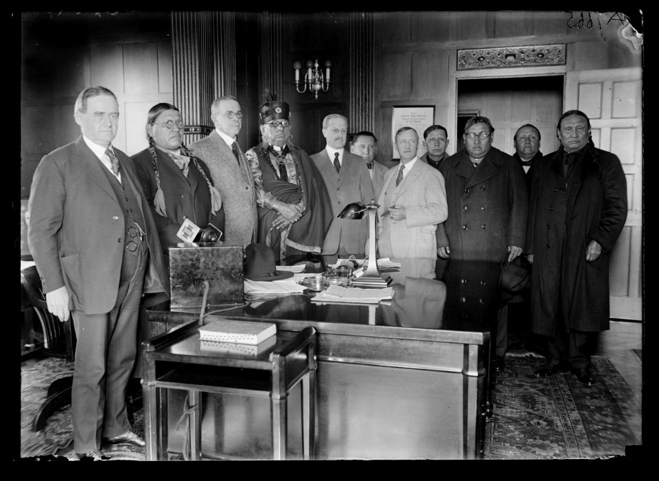 Delegation composing the Council of the Osage Indian tribe of Oklahoma in Wash. to confer with Secy. Work and Commissioner of Indian Affairs Burke to take up the question of leasing oil LCCN2016887064