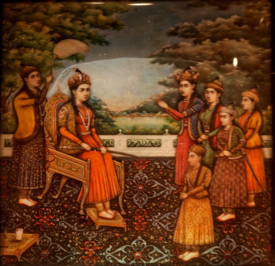 Delhi-National Museum-Princess whith her friends and attendants-20131006