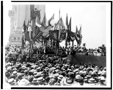 Delivering the address - President's Day LCCN93510269