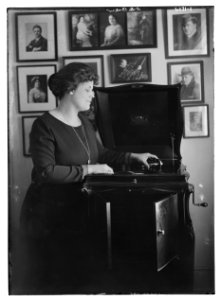 Della Baker LCCN2014717150