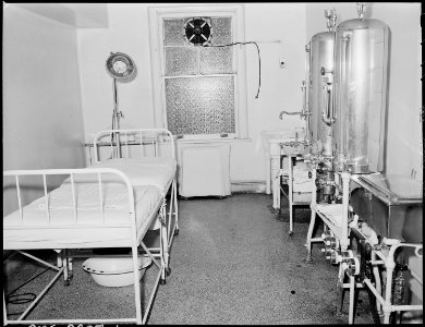 Delivery room in company owned hospital. U.S. Coal & Coke Company, U.S. ^30 & 31 Mines, Lynch, Harlan County, Kentucky. - NARA - 541414