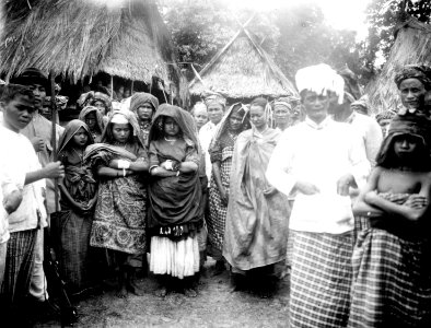 Deltagare i en dödsfest. Lindoe, Paloe, Mellan-Celebes, Celebes. Sulawesi, Lindu. Indonesien - SMVK - 010714b