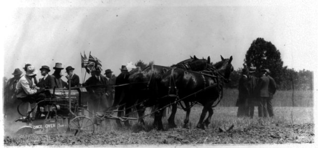 Demonstration, probably in or near Washington, D.C., of the once over tiller, manufactured by Scientific Farming Mach. Co., Minneapolis, Minn. LCCN2003671099