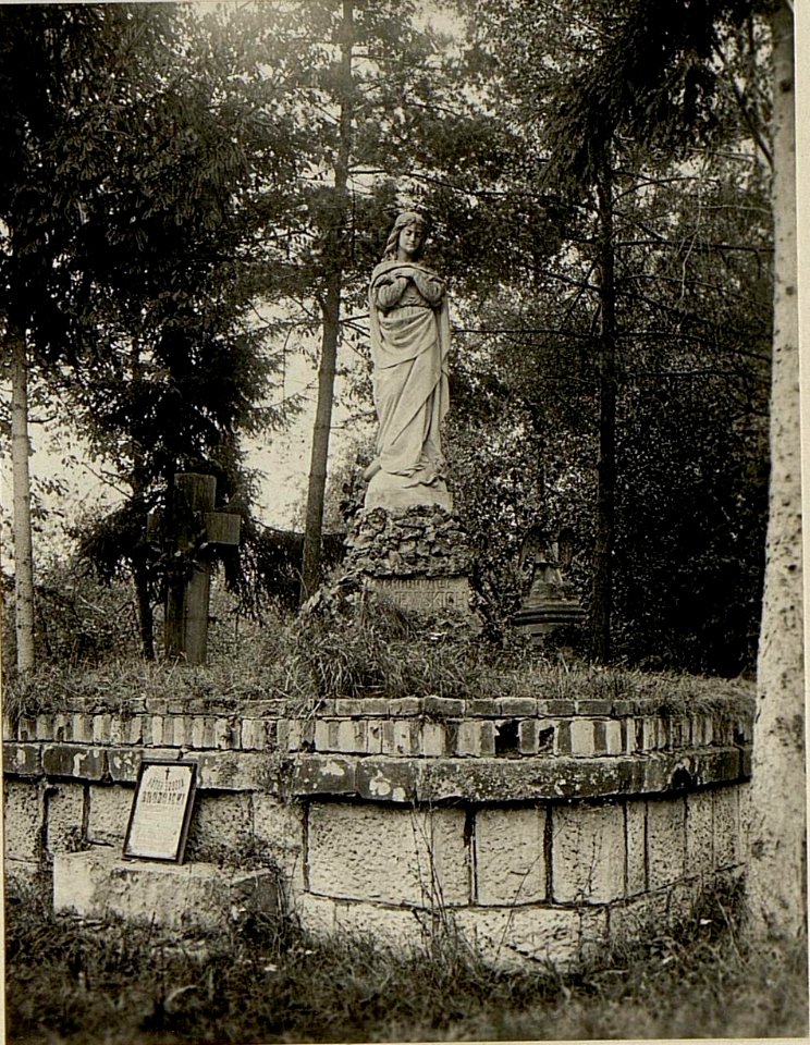 Denkmal am Friedhof in Zlotniki. (BildID 15524299)