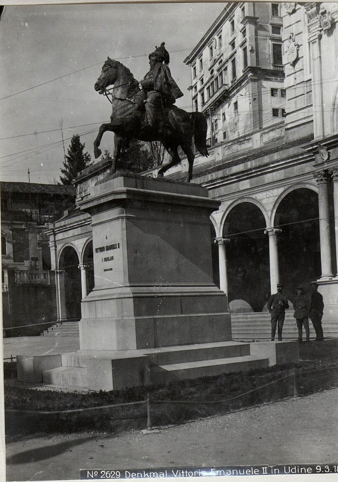 Denkmal Vittorio Emanuele II in Udine 9.3.18. (BildID 15615638)