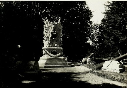 Denkmal für die Helden vom Jahre 1859 im Stadtpark zu Stryj. (BildID 15433085)