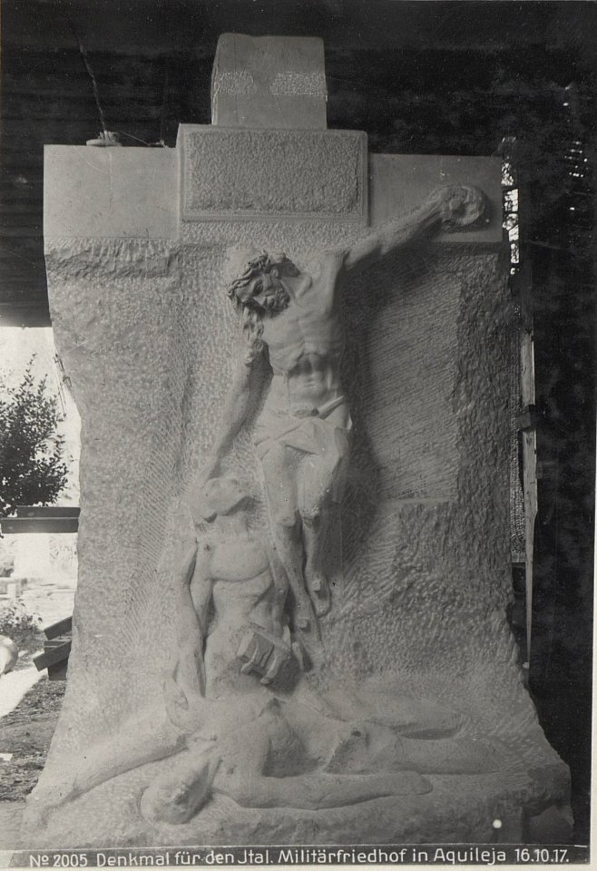 Denkmal für den Ital.Militärfriedhof in Aquileja 16.10.17. (BildID 15610863)