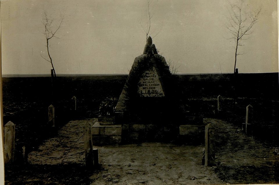 Denkmal für die gefallenen Helden des Landwehr Infanterie Regiments Nro. 35 in Rakowiec. (BildID 15522134)
