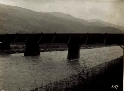 Die, nach dem Kommandanten des siegreichen 14. Korps General der Infanterie Roth, benannte Brücke über die Eisack bei Brixen. (BildID 15579853)
