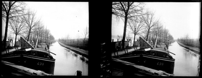 Dieue. Péniche sur le canal - Fonds Berthelé - 49Fi322