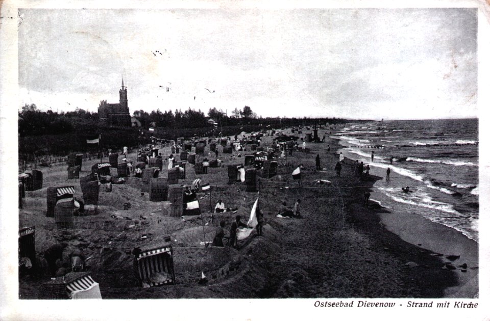Dievenow - Strand mit Kirche
