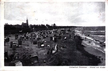 Dievenow - Strand mit Kirche photo