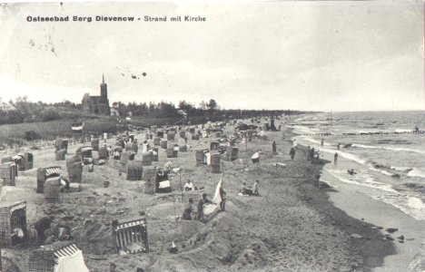 Dievenow - Strand mit Kirche-001 photo