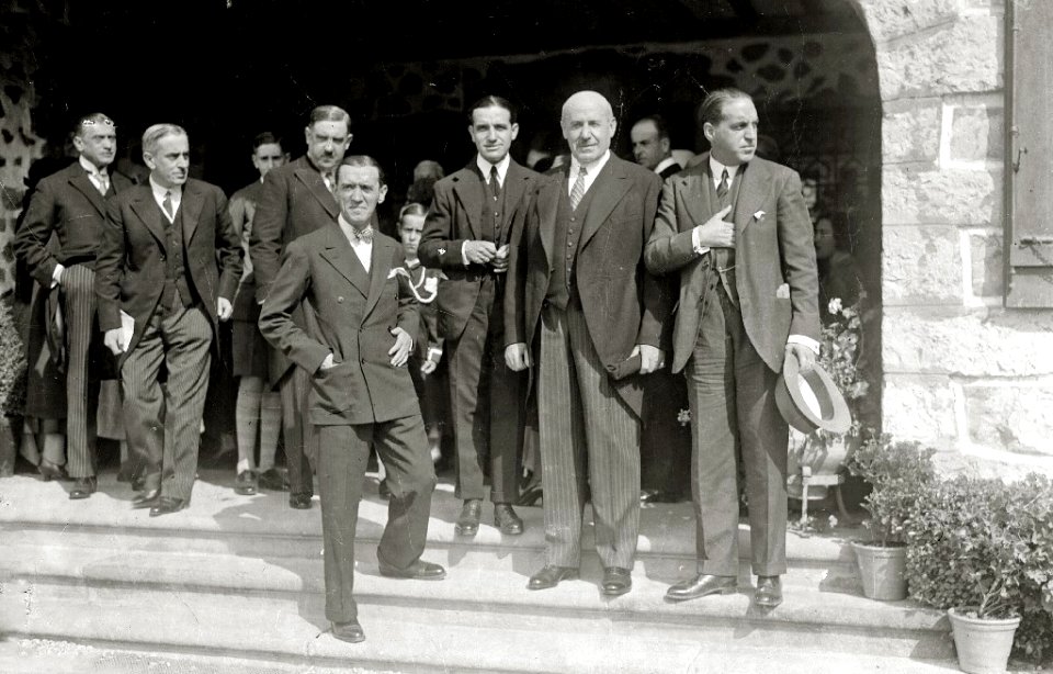 Diferentes personalidades en el Museo Zuloaga, entre los que se encuentran Gregorio Marañón Posadillo (medico-escritor), Ignacio Zuloaga y Zabaleta (pintor), Ramón Pérez de Ayala... (2 de 2) - Fondo Car-Kutxa Fototeka
