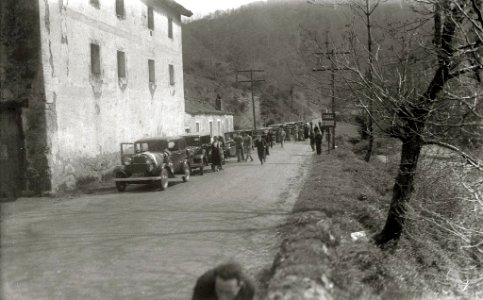 Diferentes personalidades en las Jornadas de Confraternidad Vasco-Catalana-Gallega, entre las se encuentran Juan Olasagasti, Buenaventura Elizondo, Telesforo Monzon, Teodoro Hernandorena,... (6 de 20) - Fondo Car-Kutxa Fototeka
