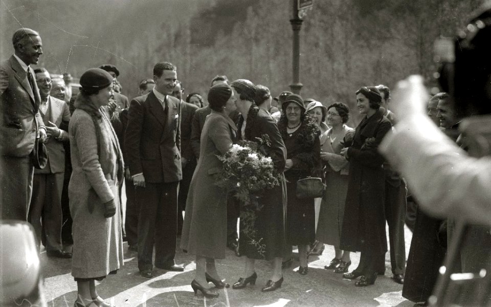 Diferentes personalidades en las Jornadas de Confraternidad Vasco-Catalana-Gallega, entre las se encuentran Juan Olasagasti, Buenaventura Elizondo, Telesforo Monzon, Teodoro Hernandorena,... (4 de 20) - Fondo Car-Kutxa Fototeka