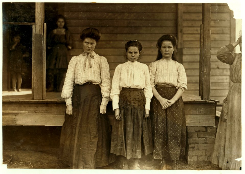 Dillon Mills, Dillon, S.C. Largest-Minnie Bass, a winder. Couldn't spell her own name. Emettie Bass-Spins. Jane Bass-Spins. All have been in mill 3 years. LOC nclc.01495