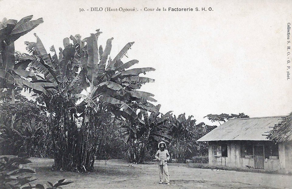 Dilo (Haut-Ogooué)-Cour de la factorerie S.H.O.