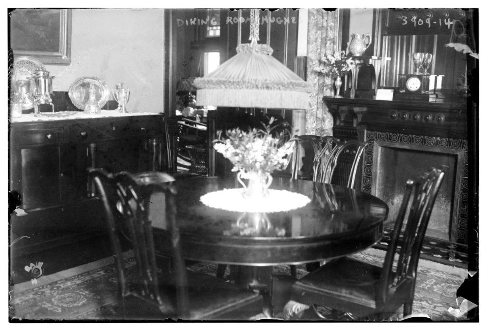 Dining Room, Hughes home LCCN2014702134