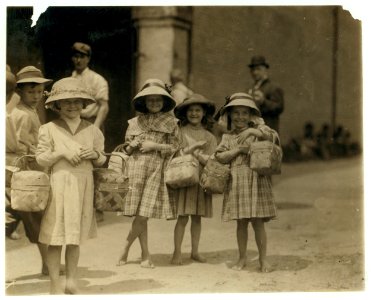 Dinner Toters, Columbus, Ga. LOC cph.3a47679