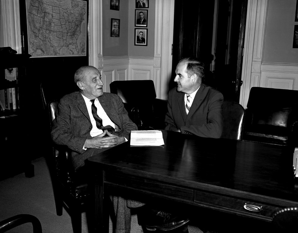 Director of Food For Peace George McGovern Meets with Visitors (14193360215)