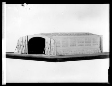 Dirigible hangar, 4-1-20 LCCN2016851762