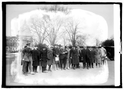 Disabled soldiers at Capitol, (2-16-22) LCCN2016846078
